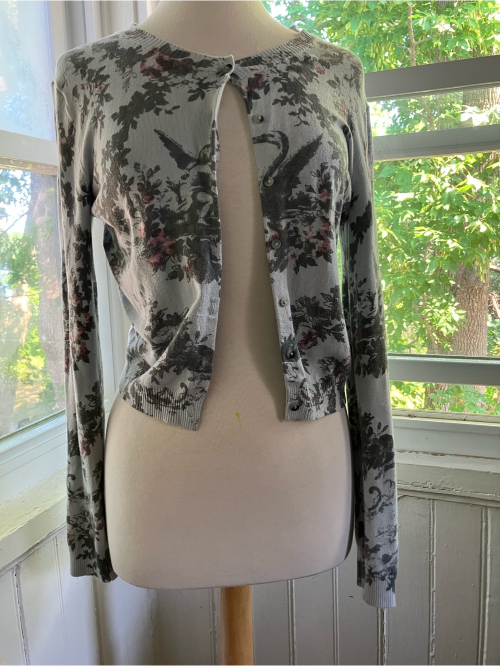 Kimchi Blue Pale Gray Knit Crewneck Cardigan with 90s-inspired fit